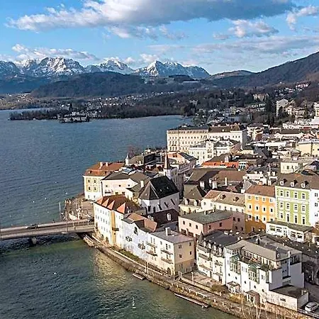 Keramikhotel Goldener Brunnen 3* Gmunden