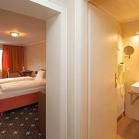 Keramikhotel Goldener Brunnen 3* Gmunden