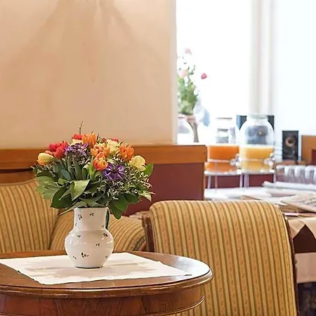 Keramikhotel Goldener Brunnen