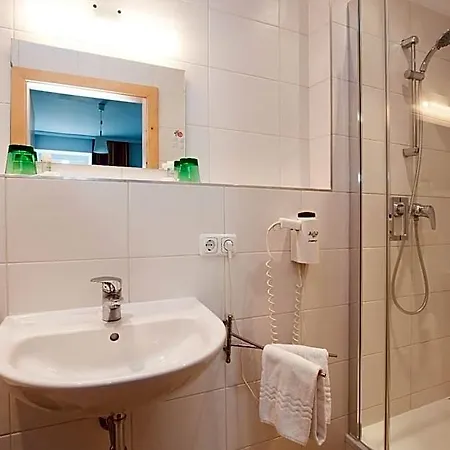 Hotel Keramikhotel Goldener Brunnen