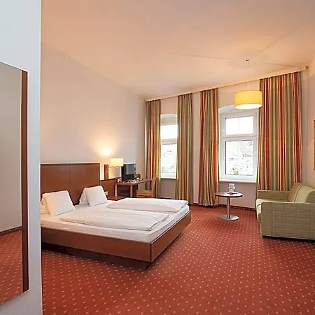 Keramikhotel Goldener Brunnen