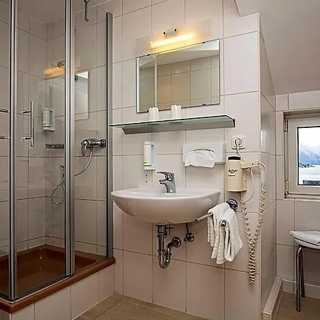 Keramikhotel Goldener Brunnen