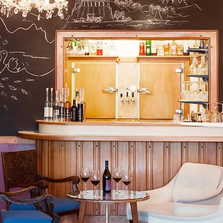 Hotell Keramikhotel Goldener Brunnen Gmunden