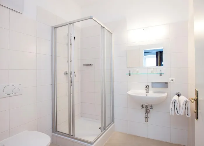 Keramikhotel Goldener Brunnen Gmunden