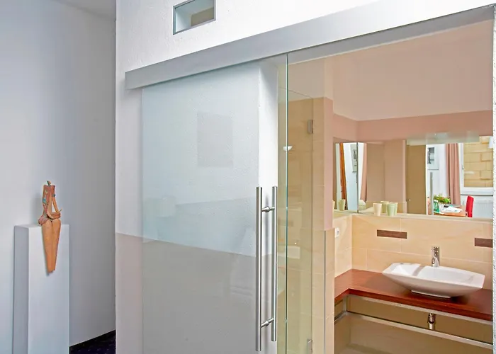 Keramikhotel Goldener Brunnen 3* Gmunden