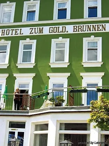 Keramikhotel Goldener Brunnen 3*