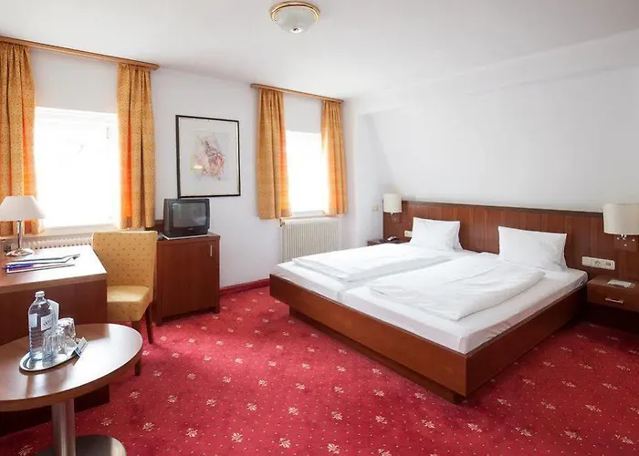 Keramikhotel Goldener Brunnen