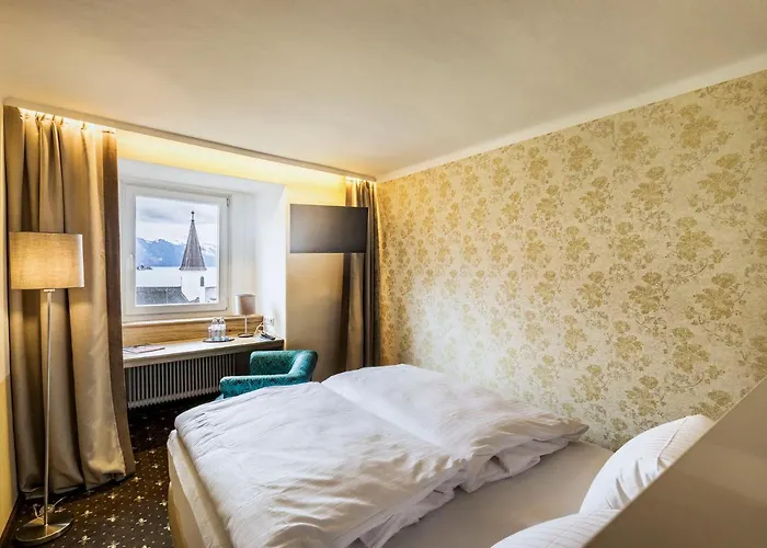 Keramikhotel Goldener Brunnen 3*