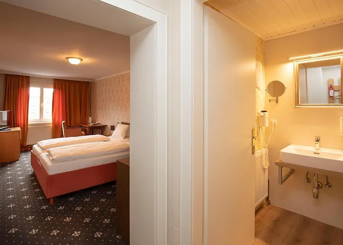 Keramikhotel Goldener Brunnen 3* Gmunden