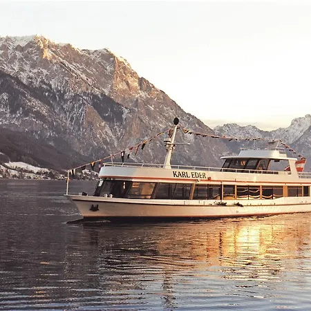 מלון Keramikhotel Goldener Brunnen