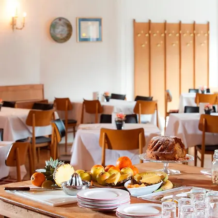 Keramikhotel Goldener Brunnen