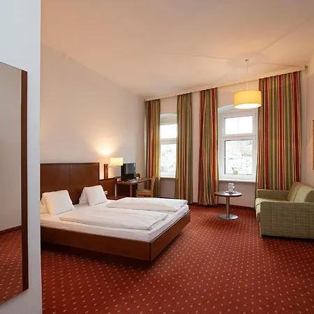 מלון Keramikhotel Goldener Brunnen