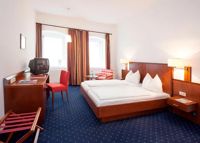 Keramikhotel Goldener Brunnen גמונדן