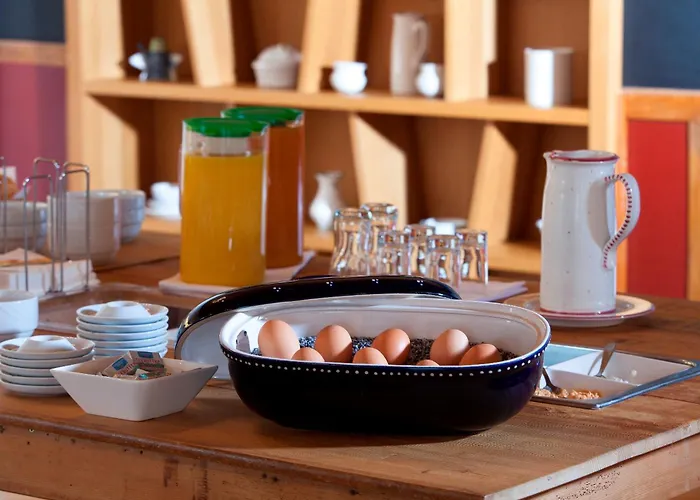 Keramikhotel Goldener Brunnen מלון 3*